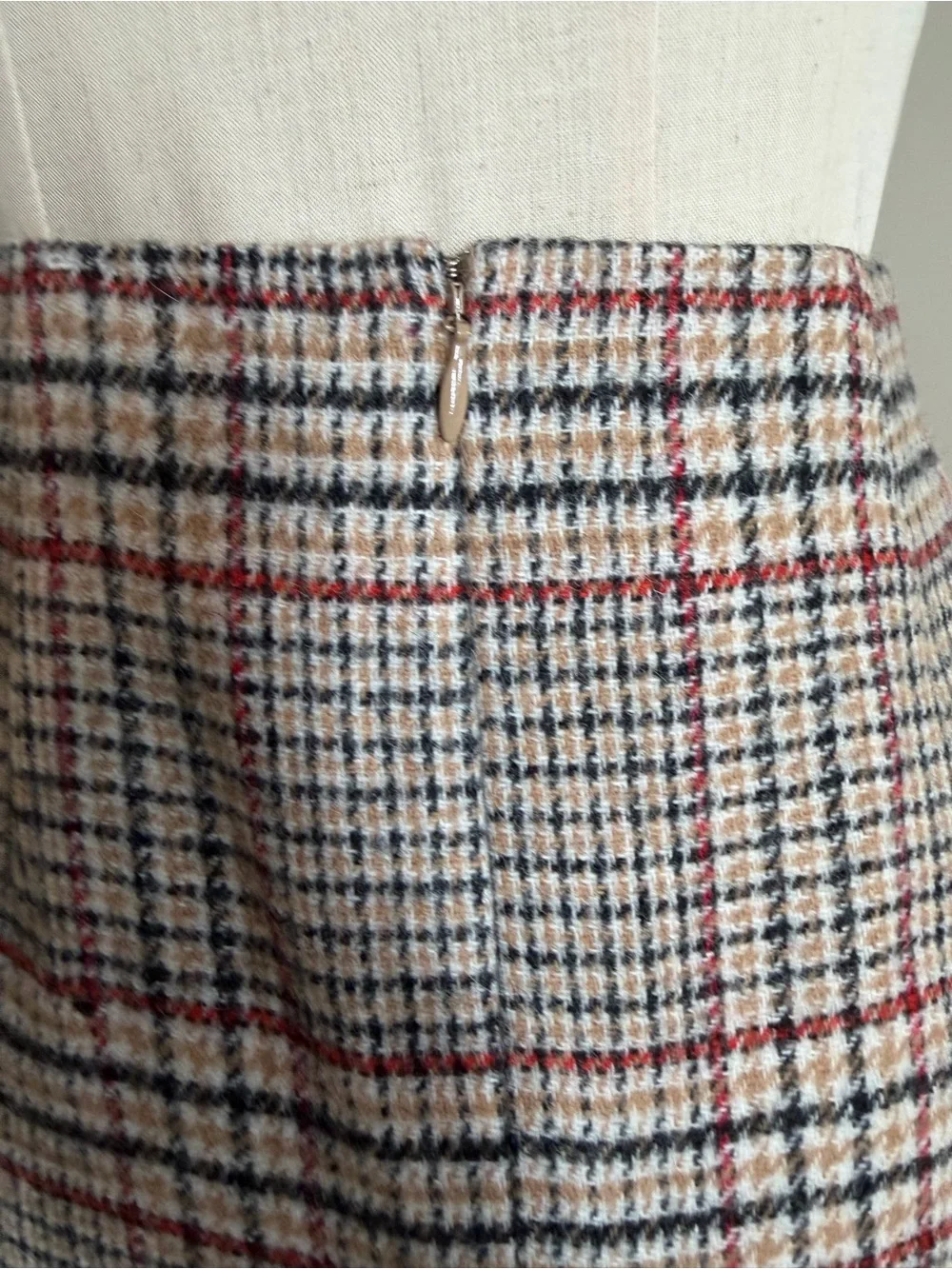 Talbots Petites Beige Plaid Knee Length -SZ 8P- Vented Lined Pencil Skirt